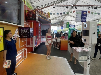 Bật mí mẹo gắp thú bông cực dễ và cách lưu giữ kỷ niệm cùng Photobooth
