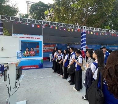 Nâng Tầm Sự Kiện: Tại Sao Máy Gắp Thú & Photobooth Là "Nam Châm" Thu Hút Khách?